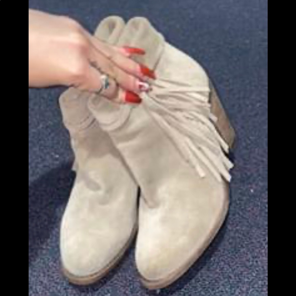Selling ankle boots